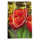 Cheery Tulips Medium Cadeauzakje (Voorkant)