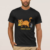 Cheese Caper – Funny Cat & Mouse Cartoon Design T-shirt (Voorkant)