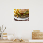 Cheeseburger, gebitten, met chips poster (Keuken)