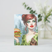 Cheeseburger in het bos op zoek naar Sasquatch Briefkaart (Staand voorkant)