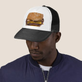 Cheeseburger op sesamzaad bun trucker pet (In situ)