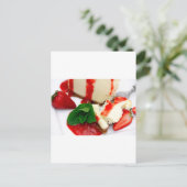 Cheesecake en aardbeien briefkaart (Staand voorkant)