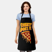 Cheesy doet het schort (Gedragen)