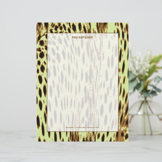 Cheetah-afdruk, achtergrond van selderij custom briefhoofd (Staand voorkant)