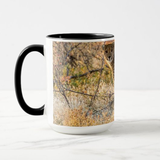 Cheetah die rond kijkt mok (Links)