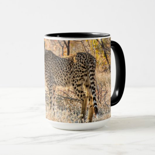 Cheetah die rond kijkt mok (Voorkant rechts)