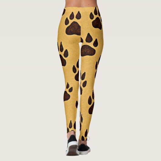 Cheetah Footprint Leggings – “Run Wild in Style” (Achterkant)