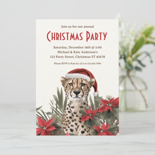 Cheetah in een kerstmuts Poinsettias kerstfeest Kaart (Staand voorkant)