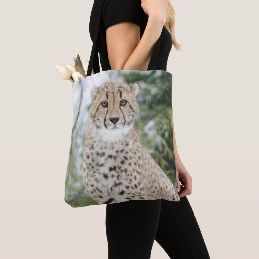 Cheetah in sneeuw tote bag (Dichtbij)