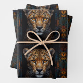 Cheetah portret gezet op mozaïek zwart inpakpapier vel (In situ)