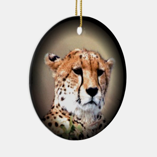 Cheetah Portret van Volle Maan: Natuur's Grace Keramisch Ornament (Rechts)