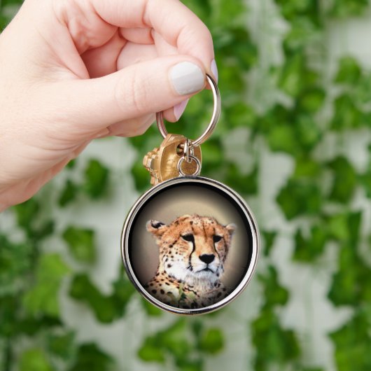 Cheetah Portret van Volle Maan: Natuur's Grace Sleutelhanger (Hand)