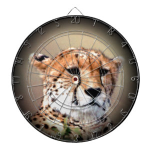 Cheetah Portret, Volle Maan: Natuur's Genade Dartbord