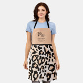 Cheetah Print Taming Keuken Roze Chique Zwart Grap Schort (Gedragen)