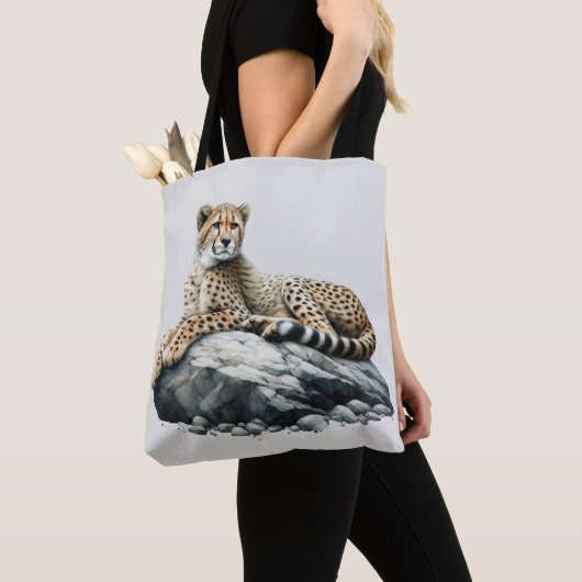 Cheetah rust op een rots tote bag (Dichtbij)