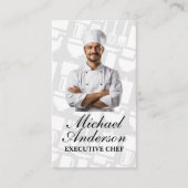 Chef glimlacht in uniform | culinair | restaurant visitekaartje (Voorkant)