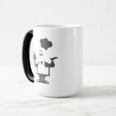 Chef-kok met een kom soep magische mok (Voorkant links)