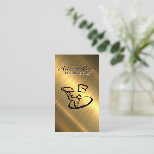 Chef-kok Serveert Eten Logo | Goud Metaal Visitekaartje (Staand voorkant)