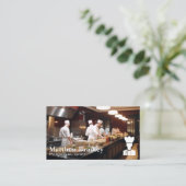 Chef-koks bereiden eten in de keuken visitekaartje (Staand voorkant)