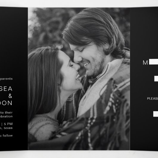 Chelsea Black Moderne bruiloft Drieluik Uitnodiging (Binnenkant midden)