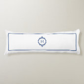 Chelsea Blauw en Wit Monogrammed Lichaamskussen (Voorkant)
