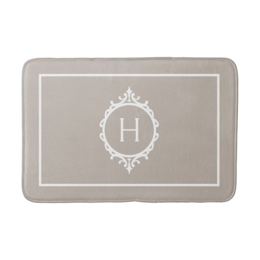 Chelsea licht Taupe en wit monogram Badmat (Voorkant)