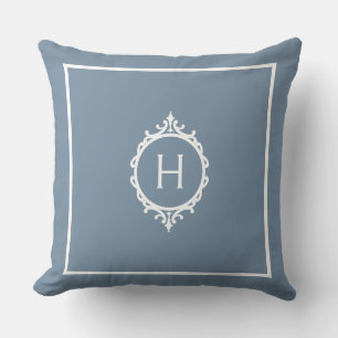 Chelsea Stormy Blauw en Wit Monogrammed Kussen