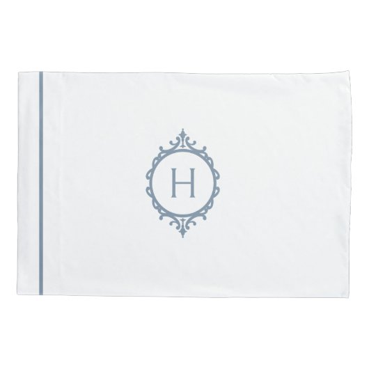 Chelsea Stormy Blauw en Wit Monogrammed Kussensloop (Achterkant-Links)