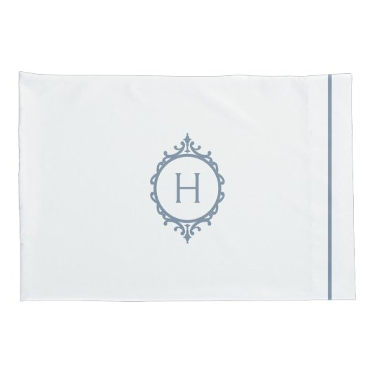 Chelsea Stormy Blauw en Wit Monogrammed Kussensloop (Achterkant-Rechts)