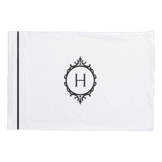 Chelsea Stormy Blauw en Wit Monogrammed Kussensloop (Achterkant-Links)