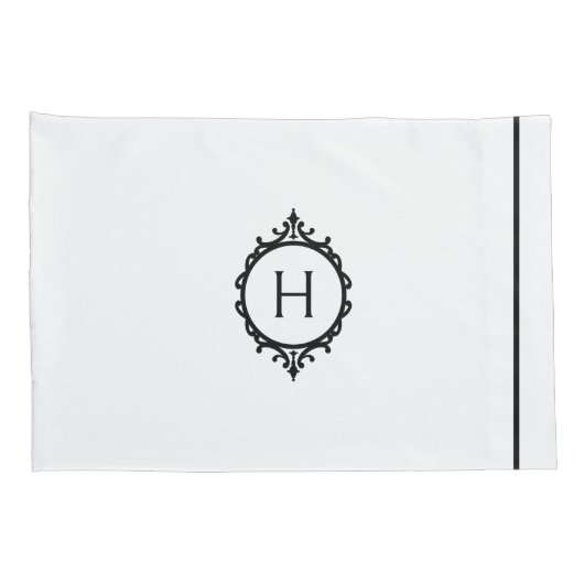 Chelsea Stormy Blauw en Wit Monogrammed Kussensloop (Achterkant-Rechts)