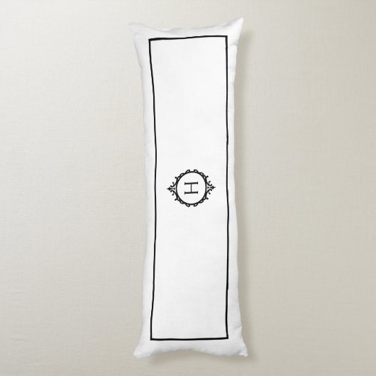 Chelsea zwart-wit monogram lichaamskussen (Achterkant (Verticaal))