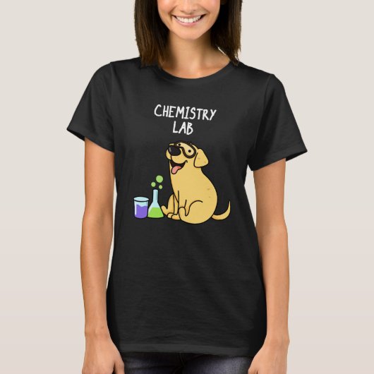 Chemistry Lab Funny Labrador Dog Pun Dark BG T-shirt (Voorkant)