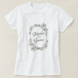 Cherish Roos Goud Ovaal Moeder van de bruidegom T-shirt<br><div class="desc">Cherish White Bloemen & Roos Goud geschilderde Rozen en bloemen. Een klassieke en elegante look, en veel grijs, ivoorwit, Roos goud, stoffig roze, dennengroen en grijs bladeren en bladeren. Met handgeschilderde bloemelementen, klassieke scriptlettertypen en Roos Gold Elegant Floral Oval Lijst - Moeder van de bruidegom Shirt! ~ Controleer mijn winkel...</div>