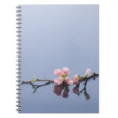 Cherry-bloesems op water notitieboek (Voorkant)
