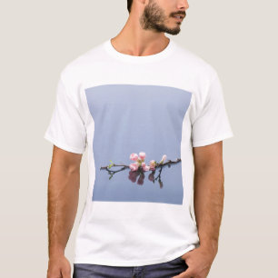 Cherry-bloesems op water t-shirt