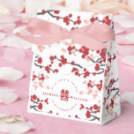 Cherry Blossom & Double Happiness Chinese Wedding Bedankdoosjes<br><div class="desc">Rode/witte kersenbloesems/sakura en eenvoudig dubbel gelukssymbool, elegante Chinese de gunstdoos van de huwelijkspartij. Oosters rood / wit kersenbloesem of sakura bloemen met dubbel gelukssymbool. Een elegant en romantisch Aziatisch thema bruiloft ontwerp dat modern en stijlvol is. Kersenbloesems bloeien in het voorjaar en symboliseren een nieuw begin, liefde en romance in...</div>