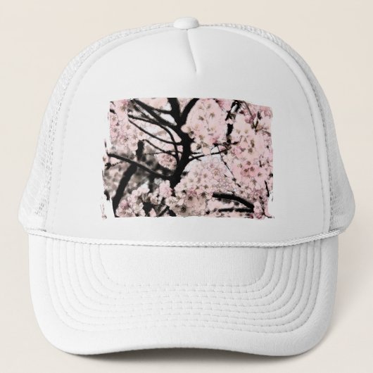 Cherry Blossom Edited Trucker Pet (Voorkant)