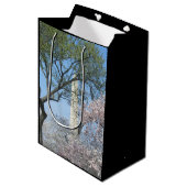 Cherry Blossom en het Washington Monument in DC Medium Cadeauzakje (Voorkant Gekanteld)