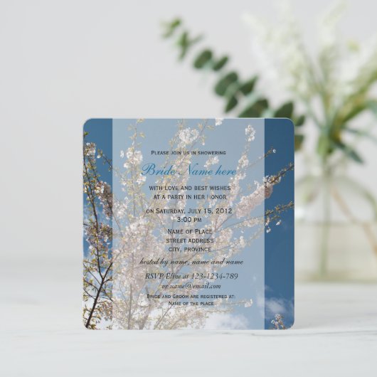 cherry blossom in blue sky vrijgezellenfeest invit kaart (Staand voorkant)