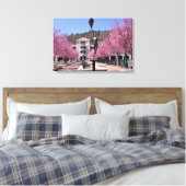 Cherry Blossom in Hot Springs Arkansas Poster Canvas Afdruk (Insitu (Slaapkamer))
