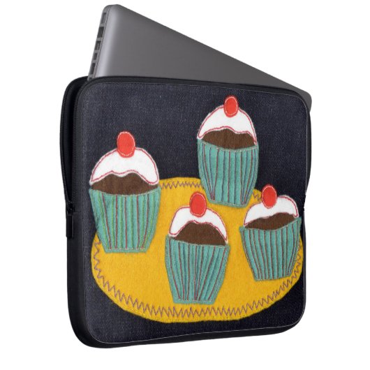 Cherry buns laptop sleeve (Voorkant Rechts)