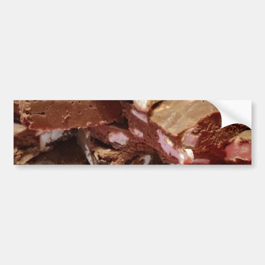 Cherry Chocolate Marshmallow Fudge op een Bord Bumpersticker (Voorkant)