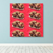 Cherry Chocolate Marshmallow Fudge Op Een Bord Canvas Afdruk (Insitu (Houten vloer))