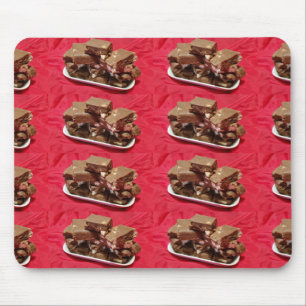 Cherry Chocolate Marshmallow Fudge op een Bord Muismat