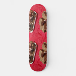 Cherry Chocolate Marshmallow Fudge op een Bord Persoonlijk Skateboard