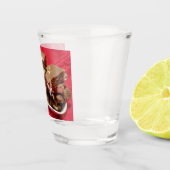 Cherry Chocolate Marshmallow Fudge op een Bord Shot Glas (Rechts)