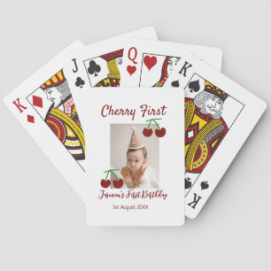 Cherry eerste gelukkige verjaardagsfoto kinder mod pokerkaarten