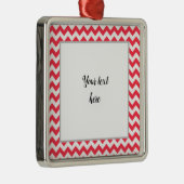 Cherry Red Chevron Zigzag Metalen Ornament (Rechts)