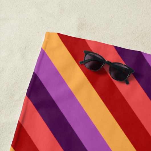 Cherry Red Violet Stripes Strandlaken (In situ)